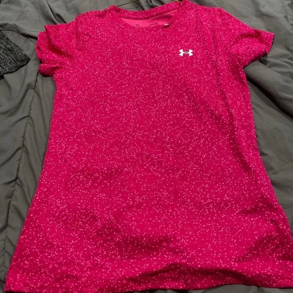 Under Armour Pink Speckled short sleeve T-Shirt nwot sz small - Picture 1 of 1